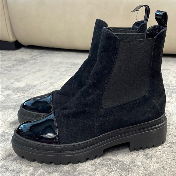 New AGL Mary Beat Quilted Ankle Boot Patent Leather Cap Toe Sz 38.5 - Picture 5 of 16